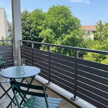 Nice 47 M With Balcony Near Arcachon Apartman